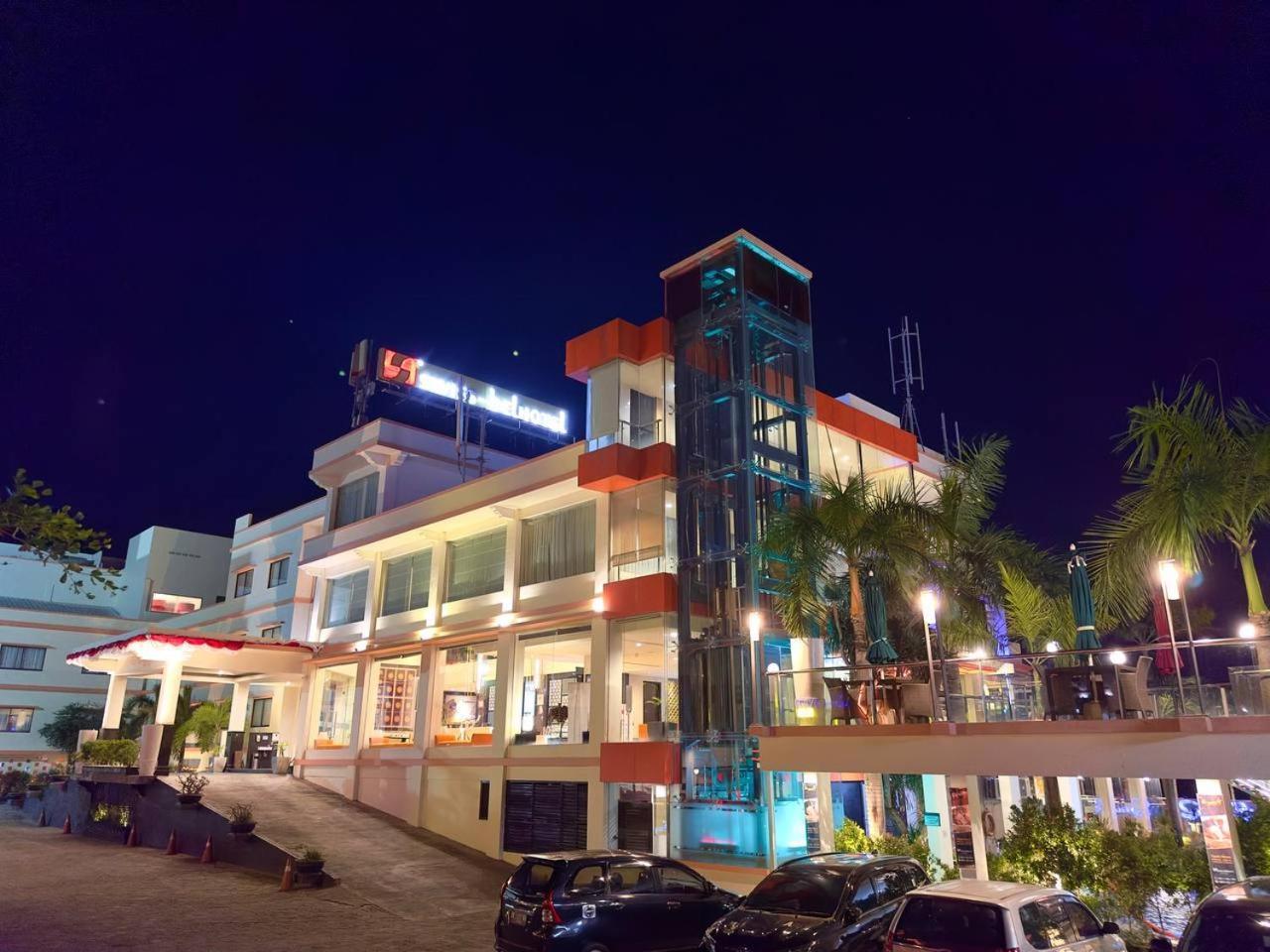 Swiss-Belhotel Silae Palu Exteriér fotografie